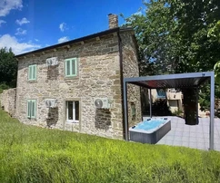 Istria, Sovinjak – Renovated stone house with yard