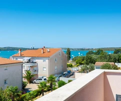 Maison spacieuse avec appartements à vendre à Medulin en Croatie