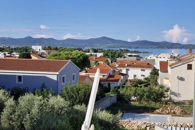 Háromszobás lakás tengerre néző kilátással eladó Horvátországban