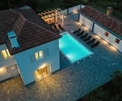 Villa urbaine avec piscine près de Zadar
