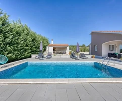 Istria, Tinjan - Encantadora casa de una sola planta con piscina