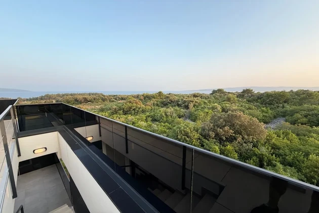DUPLEX APARTMENT WITH ROOFTOP POOL AND SEA VIEW, 450 M FROM THE BEACH!