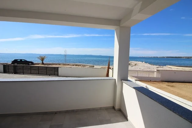 South side, first row to the sea, ground floor