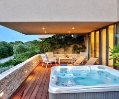 Luxusvilla eladó tengerre néző panorámával Korčulán Horvátországban