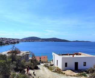 Działka budowlana o powierzchni 600 m² z widokiem na morze w Rogoznicy na sprzedaż