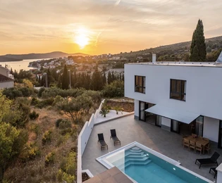 Stupenda villa ultramoderna con vista mare – Milna, Brac