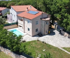 Istria, Pula, przestronna willa z basenem blisko zabytkowego centrum