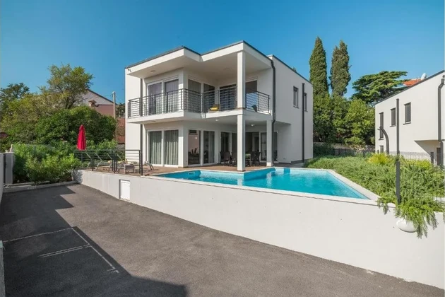 Fantastic House with pool by the sea and sea view, Istria, Medulin