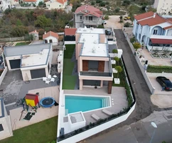 Elegante Luxusvilla mit Pool, Garten und hochwertiger Ausstattung – Vodice