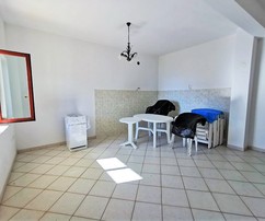 Casa de dos unidades en Čiovo con vistas al mar y jardín