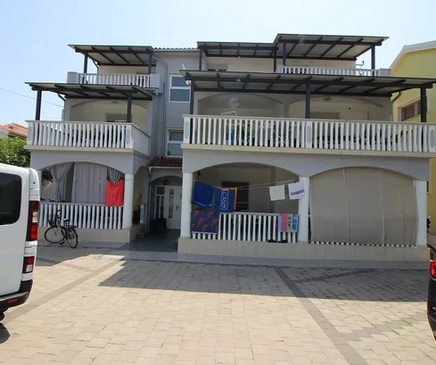 Üdülőlakás a tenger mellett a Vir-szigeten - a te mediterrán paradicsomod!