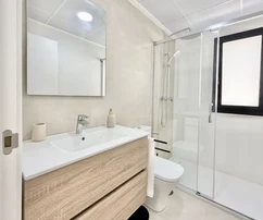44 nove kuće u nizu s 2-3 spavaće sobe, solarijem, bazenom