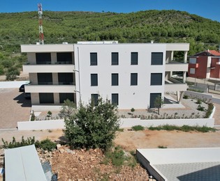 Luxusný byt v Tribunji na predaj