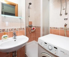 Split, Žnjan, trzypokojowe mieszkanie 136 m2 z widokiem na morze i garażem 30 m2