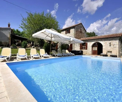 Istrische Steinvilla mit Pool, großem Garten, Zentralistrien, Zminj.