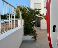 Dalmazia - Zara - Casa appartamenti in prima fila sul mare con parcheggio e bar