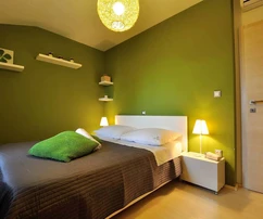 Rodinný dom s bazénom na predaj v tichej dedinke pri Poreči v Chorvátsku