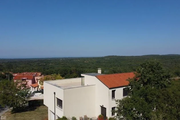 NOWOCZESNA WILLA Z DWOMA APARTAMENTAMI, PANORAMICZNY WIDOK NA MORZE, POREČ, OKAZJA INWESTYCYJNA