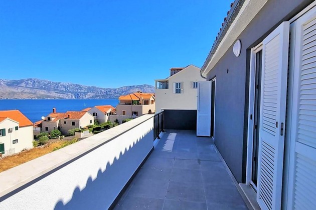 Moderne Wohnungen auf Brač mit Pool und Meerblick