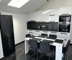 Apartment in a beautiful location with two parking spaces and a basement