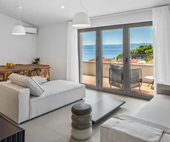 Casa di lusso in vendita a Omiš con vista sul mare in Croazia