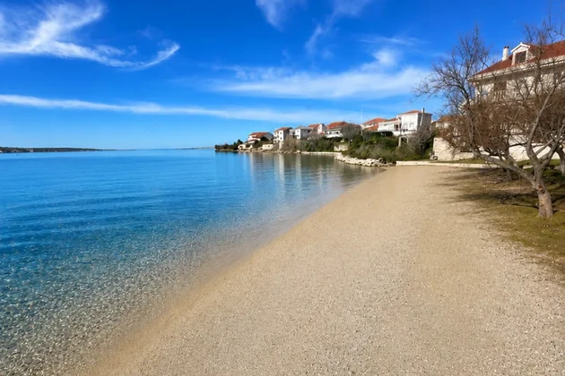 Horvátország-Dalmácia-Zadar környéke Építési telek első sorban a tengerhez