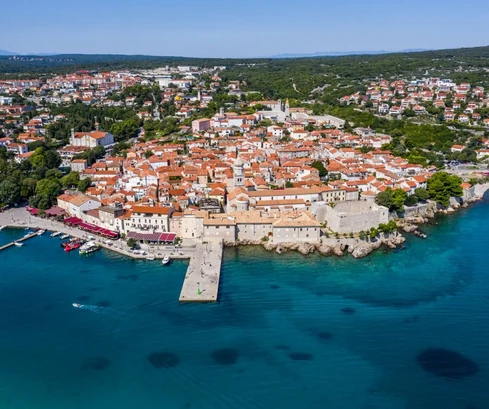 BOUTIQUE HOTEL AZ ÓVÁROS SZÍVÉBEN, 50 M-RE A TENGERTŐL!