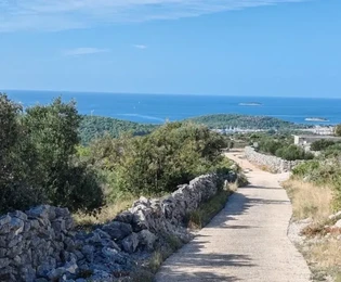 Rogoznica, mezőgazdasági terület 19 000 m², 900 m-re a tengertől