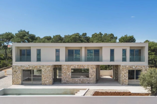Šolta, egyedülálló modern villa nyitott tengeri kilátással