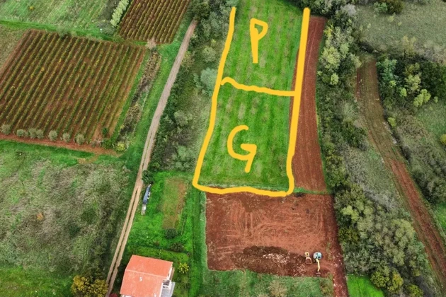 Istria, Višnjan: Building plot in a peaceful Istrian village for sale