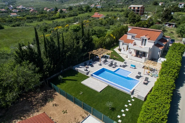 Kuća s bazenom na prodaju u mirnom dijelu Plano