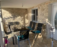 156 m²-es családi ház kerttel, 500 m-re a strandtól - Vir-sziget