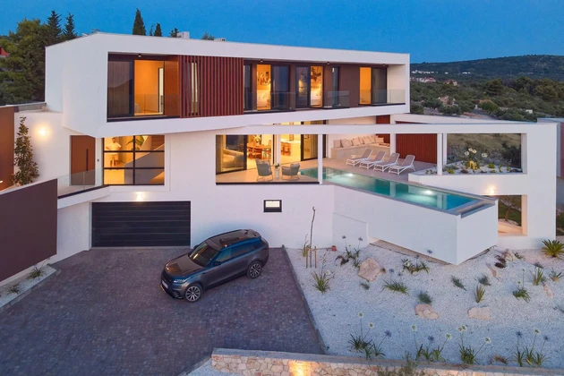 Luxury villa with pool for sale in Primošten in Croatia