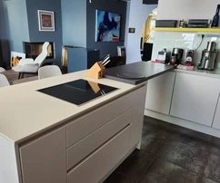 Opatija, exkluzivní apartmán ve výborné lokalitě, dvoupokojový, 87 m², první řada u moře