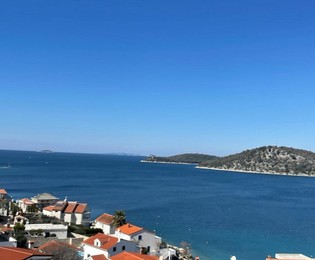 Terreno edificabile vicino al mare a Rogoznica in vendita