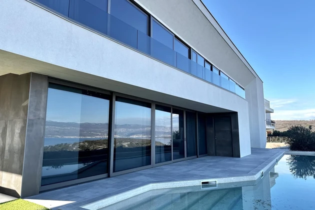 Villa de luxe à vendre à Vrbnik avec vue sur la mer en Croatie