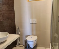 Casa de apartamentos independiente en venta en Fažana, Croacia