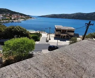 Marina, Poljica, befejezetlen ház 397 m2, mindössze 40 m-re a tengertől és a strandtól