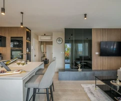 VONZÓ APARTMAN MEDENCÉVEL ÉS KERTTEL, 200 M-RE A TENGERTŐL!