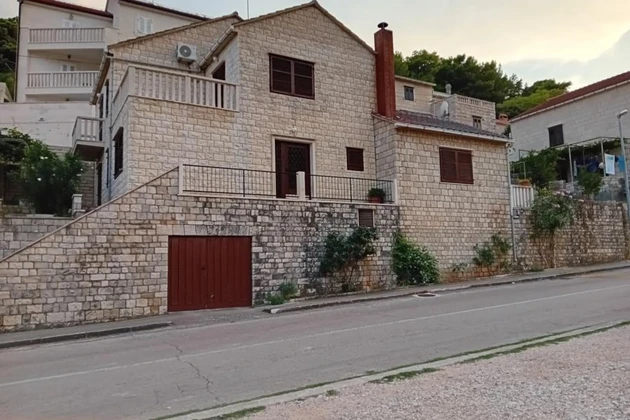 Brač, Pučišća, maison en pierre