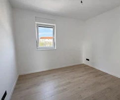 Soline Bay - New build ground floor apartment with garden