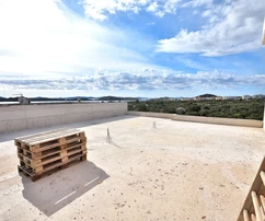 Vodice - S4 apartman, három hálószobás lakás tetőterasszal, tengerre néző kilátással