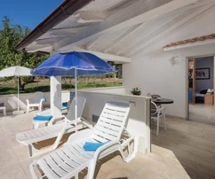 Detached house with a pool for sale in Medulin in Croatia