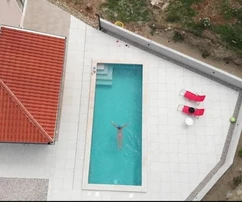 Isztria, Labin – Kortárs kővilla medencével eladó