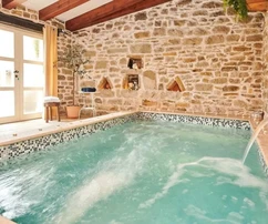 Istrien, Gračišće, rustikale Steinvilla mit Innen- und Außenpool, Sauna und Parkplatz