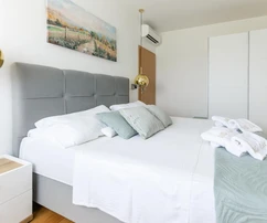 Maison au bord de la piscine disponible à Zemunik Donji en Croatie