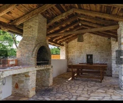 Villa de piedra renovada con piscina, Istria, Barban