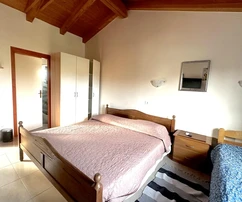 Istria, Brtonigla, house with 2 apartments and an authentic stone tavern