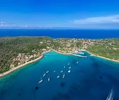 Terrain constructible avec vue sur la mer - île de Silba