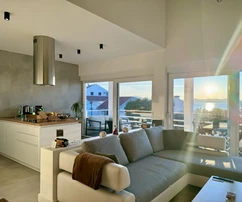 Dalmatia - Zadar - Apartment house in the first row to the sea with parking and bar